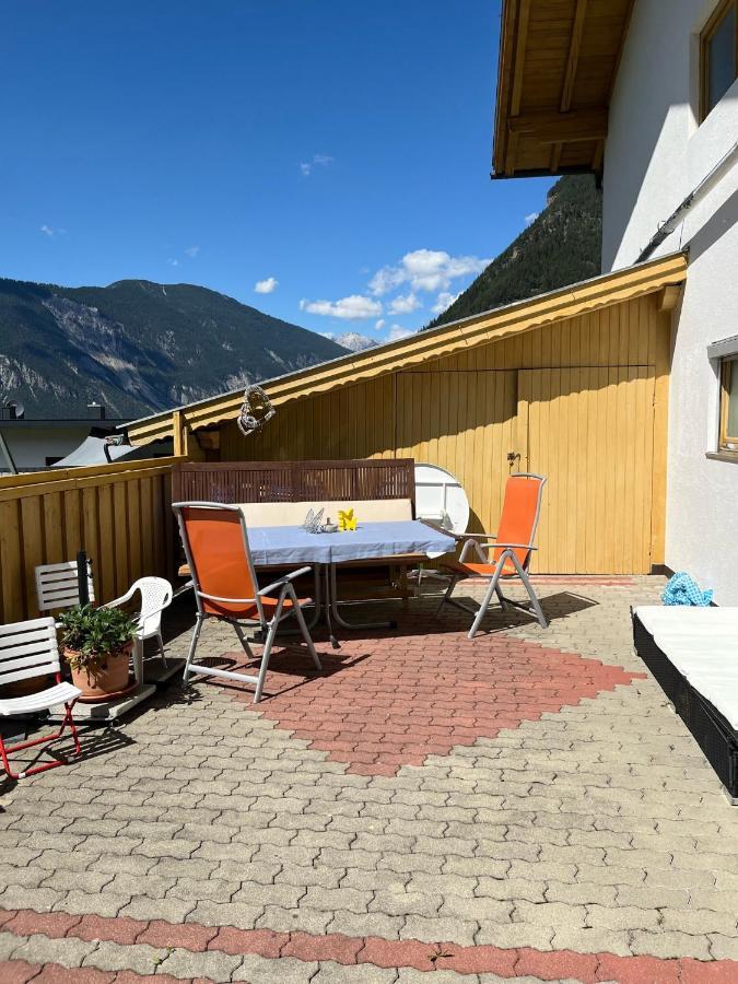 Apart Schoene Aussicht Sautens Exterior photo